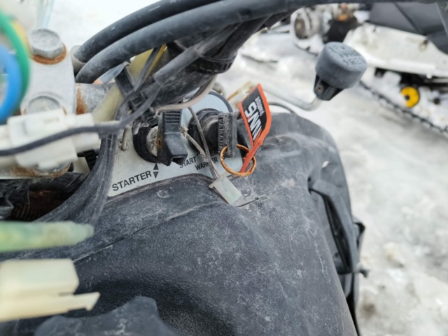 1129076-27 Snowmobile Yamaha VT 500 8CY -1997 Repair object