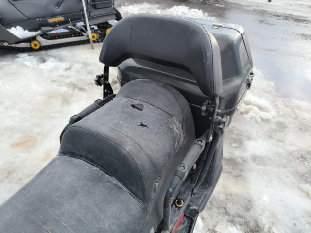 1129076-28 Snowmobile Yamaha VT 500 8CY -1997 Repair object