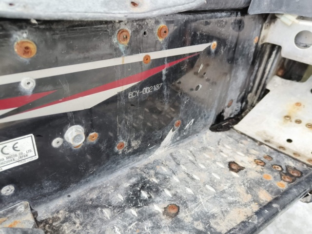 1129076-37 Snowmobile Yamaha VT 500 8CY -1997 Repair object