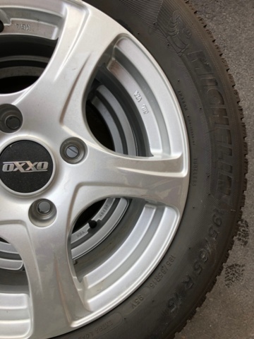 1187887-2 4 winter tires on aluminum rim Michelin CrossClimate 195/65R15