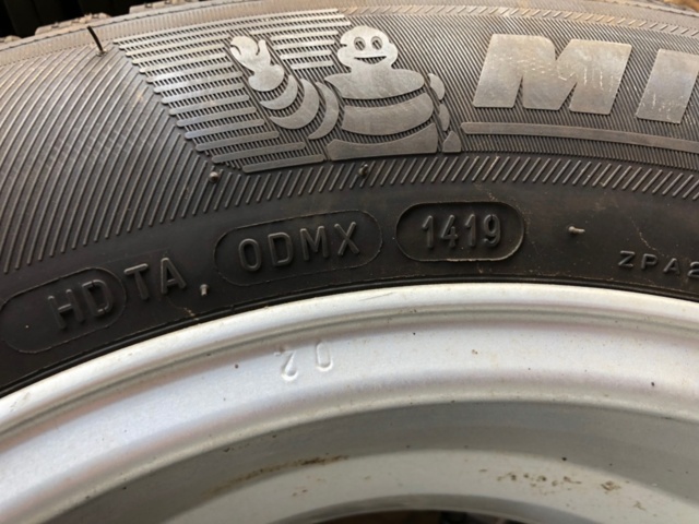 1187887-3 4 winter tires on aluminum rim Michelin CrossClimate 195/65R15