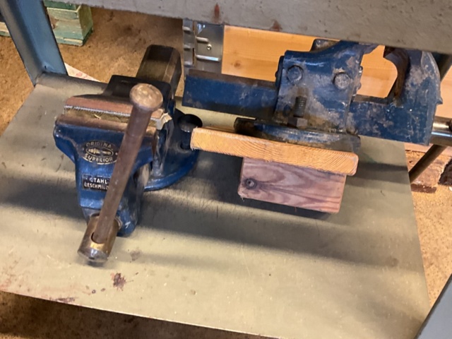 1121260-2 Cap and vise