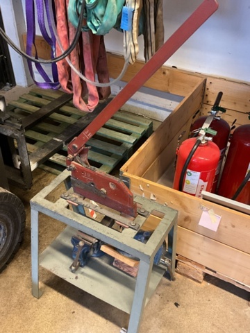 1121260-5 Cap and vise