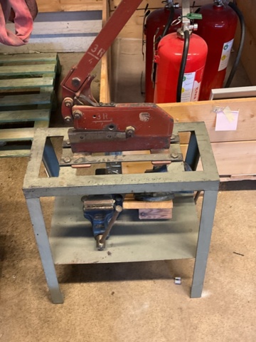 1121260-7 Cap and vise