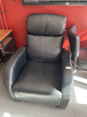 1146801-2 Armchair / side table