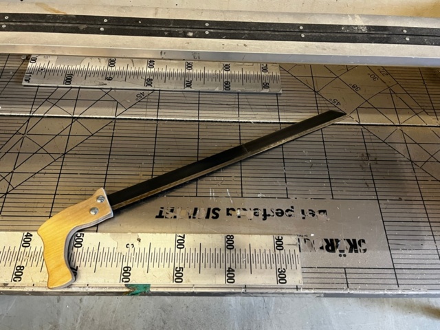 1145277-4 Cutting table for insulation