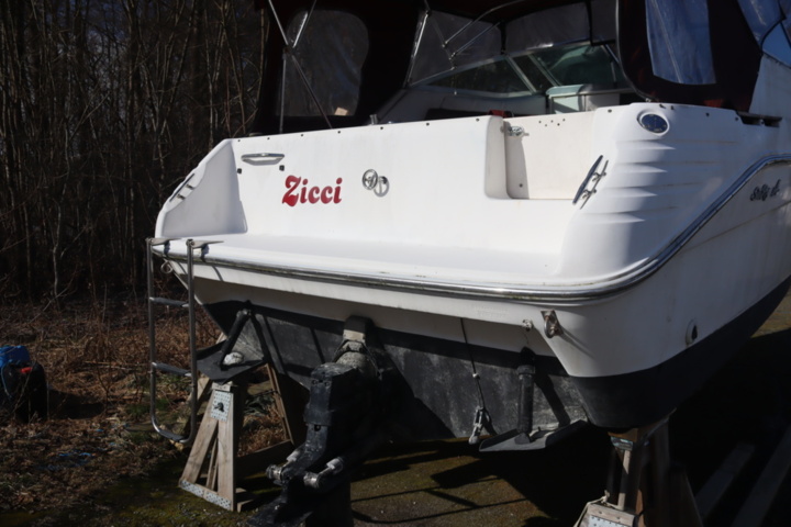 1188296-14 Searay Express Cruiser 250EC, 1994