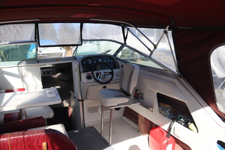 1188296-20 Searay Express Cruiser 250EC, 1994