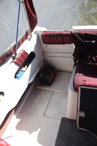 1188296-22 Searay Express Cruiser 250EC, 1994