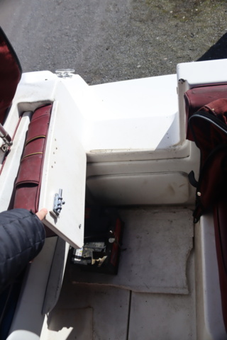 1188296-23 Searay Express Cruiser 250EC, 1994