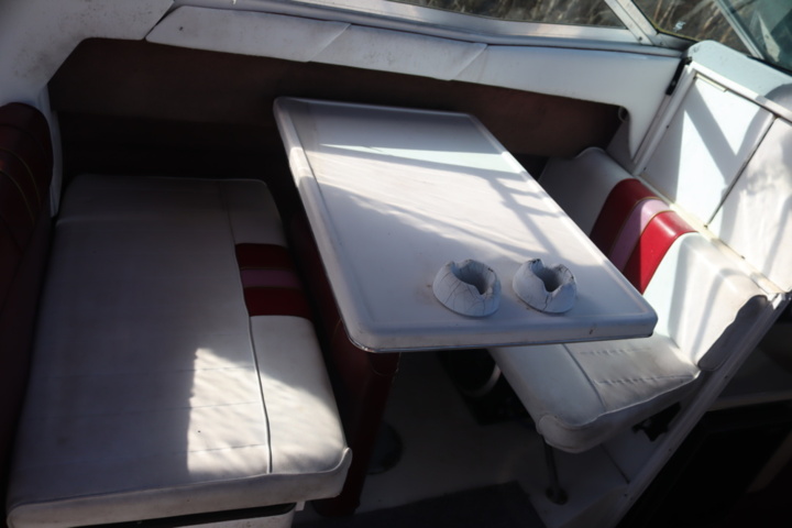 1188296-25 Searay Express Cruiser 250EC, 1994