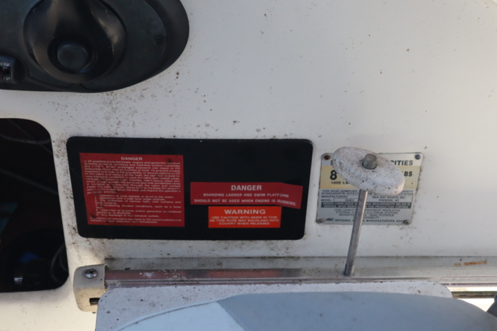 1188296-29 Searay Express Cruiser 250EC, 1994