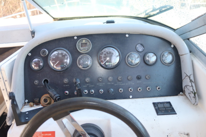 1188296-30 Searay Express Cruiser 250EC, 1994