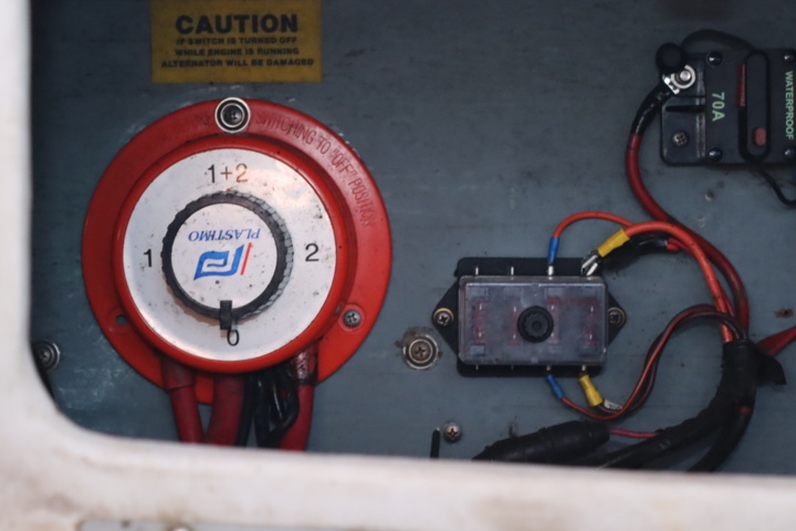 1188296-76 Searay Express Cruiser 250EC, 1994