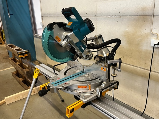 1145327-2 Miter saw on stand, Makita LS1019L on DeWalt stand