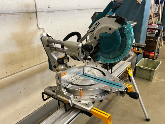 1145327-4 Miter saw on stand, Makita LS1019L on DeWalt stand