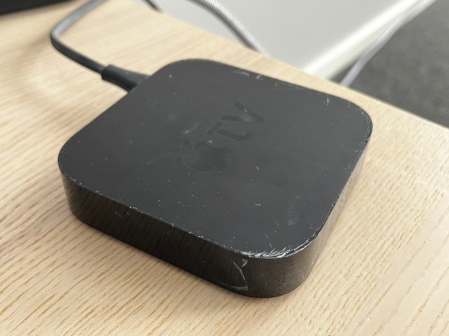 1188421-5 Compact PC, Intel Box Nuc 7i3BNK and 32" screen, Samsung as well