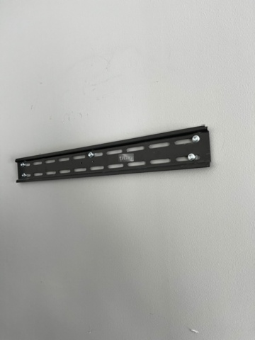 1188421-10 Compact PC, Intel Box Nuc 7i3BNK and 32" screen, Samsung as well