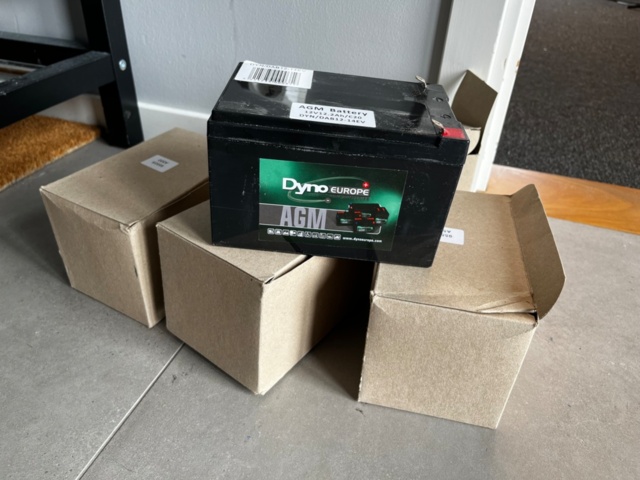 1188465-1 4 batteries, DynoEurope AGM dyn/dab 12-14 EV, 12V, 12.2ah