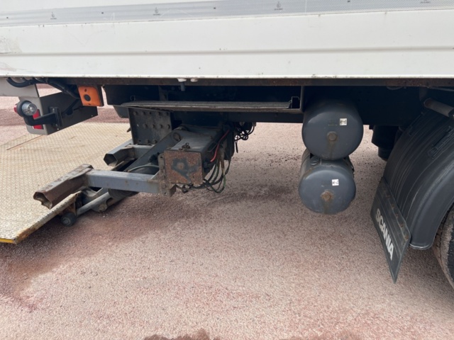 1069769-27 Scania P400 6x2 12.7 Automatic, 400hp, 2013