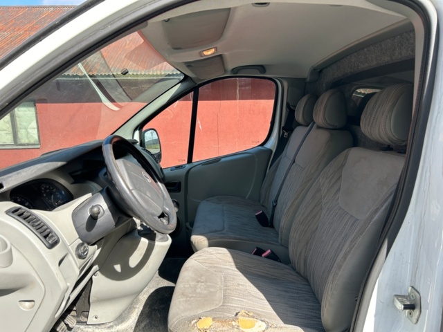 1144237-17 Nissan Primastar 2.0 dCi Manual, 114hp, 2010