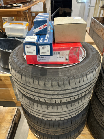 1137459-77 Saab 900 Turbo Convertible - 1988