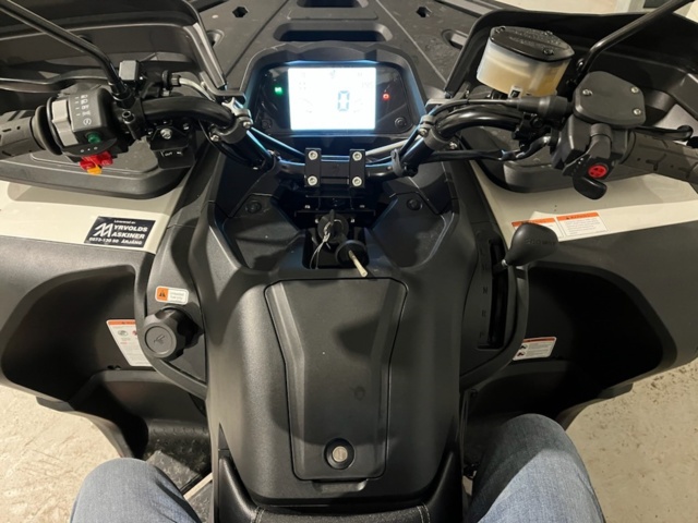 1189112-17 ATV Segway 600 Snarler 4x4 AT6S 2022 (172km)