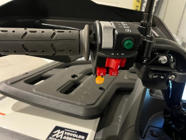 1189112-19 ATV Segway 600 Snarler 4x4 AT6S 2022 (172km)