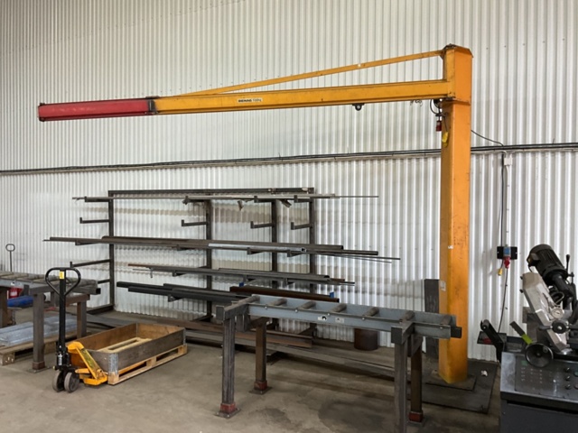 1121309-1 Column slewing crane Demag 500kg