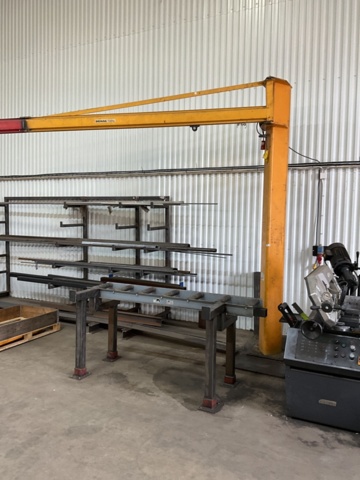 1121309-2 Column slewing crane Demag 500kg