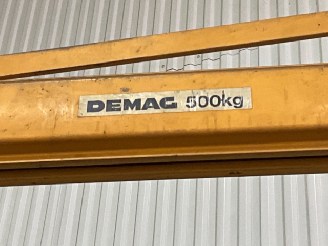 1121309-8 Column slewing crane Demag 500kg
