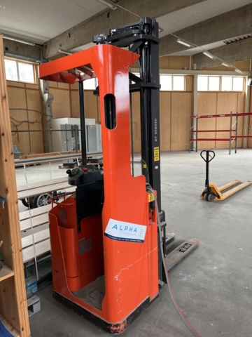 1189532-4 Track stacker, BT Staxio SSE135