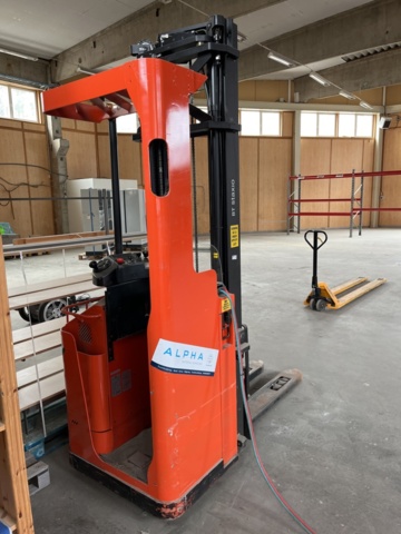 1189532-8 Track stacker, BT Staxio SSE135