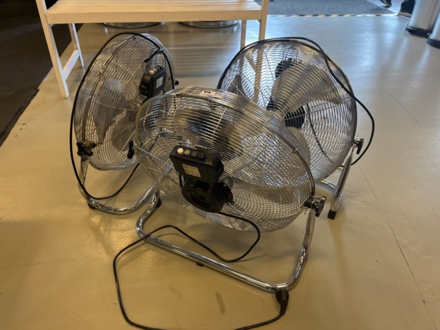 1146909-1 Floor fans 3 pcs - Connect