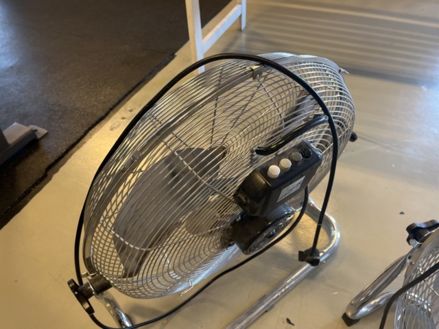 1146909-6 Floor fans 3 pcs - Connect