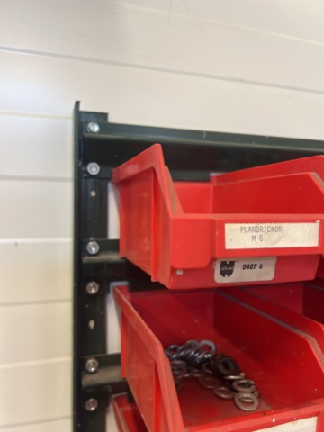 1170593-3 Assortment shelf with 70 boxes including contents