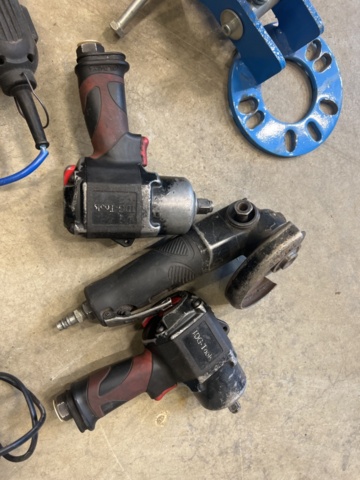 1170601-5 Collection with tools in different models 9 pcs