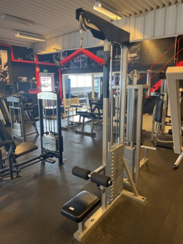 1146889-2 Seated lat pull-up machine