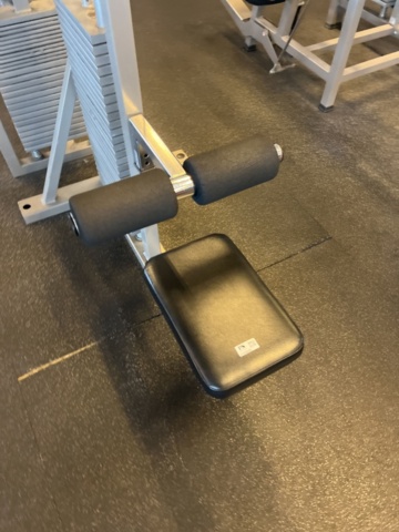 1146889-4 Seated lat pull-up machine