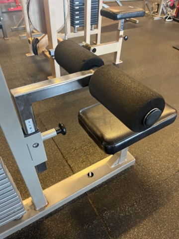 1146889-6 Seated lat pull-up machine