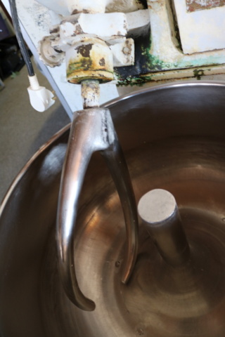 999297-3 Older dough mixer