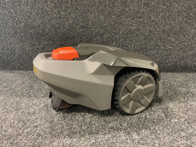1189677-1 Robotic lawnmower Husqvarna Automower 105