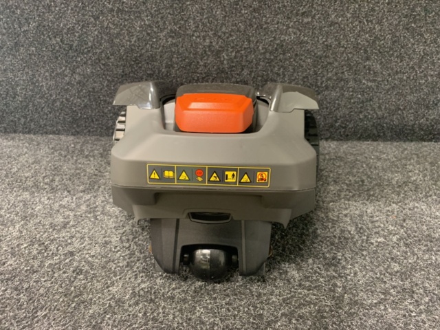 1189677-10 Robotic lawnmower Husqvarna Automower 105