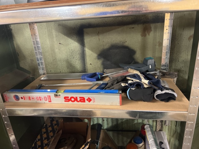 1177498-7 Warehouse with car parts and accessories 9 sections shelf