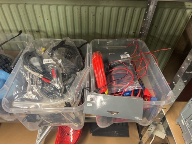 1177498-12 Warehouse with car parts and accessories 9 sections shelf