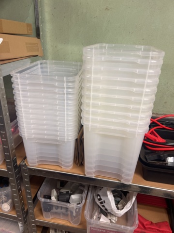 1177498-22 Warehouse with car parts and accessories 9 sections shelf