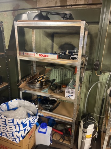 1177498-32 Warehouse with car parts and accessories 9 sections shelf