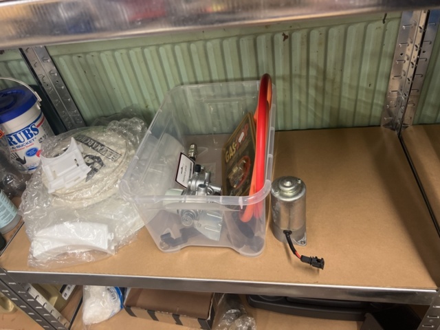 1177498-36 Warehouse with car parts and accessories 9 sections shelf