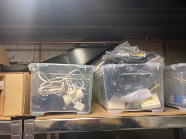 1177498-40 Warehouse with car parts and accessories 9 sections shelf