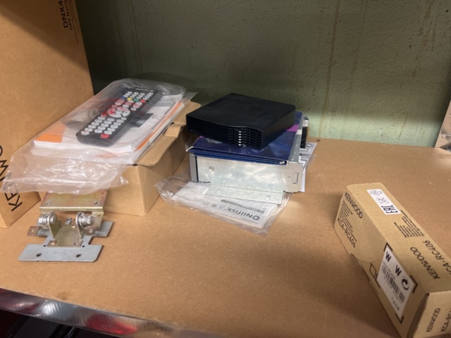 1177498-45 Warehouse with car parts and accessories 9 sections shelf